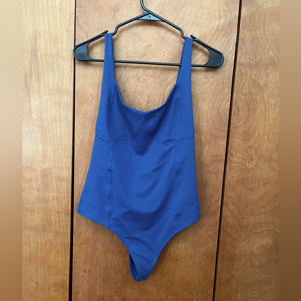 Abercrombie & Fitch navy blue bodysuit. L